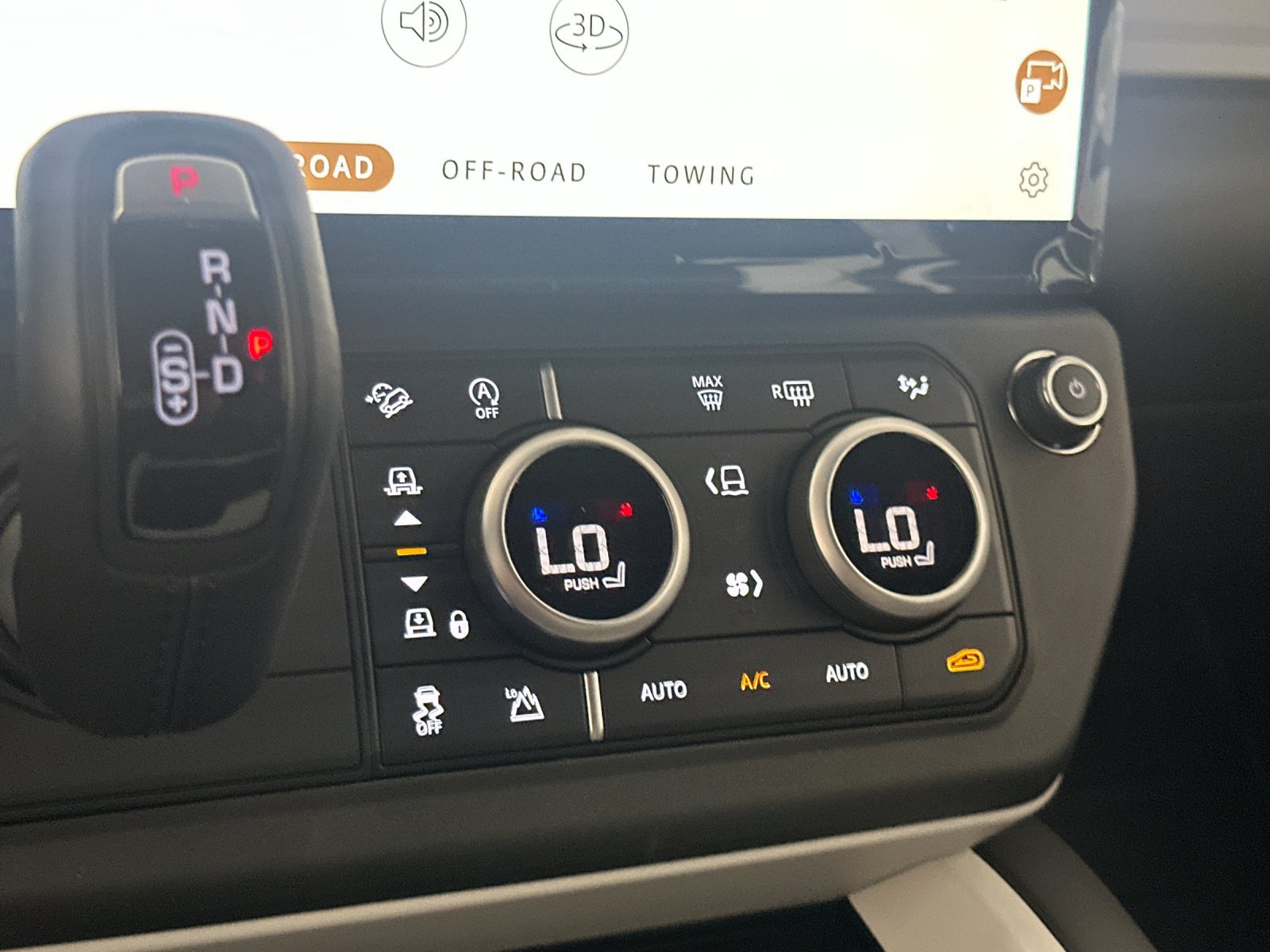 New 2026 Land Rover Defender 130 X-Dynamic SE AWD/4WD image 19