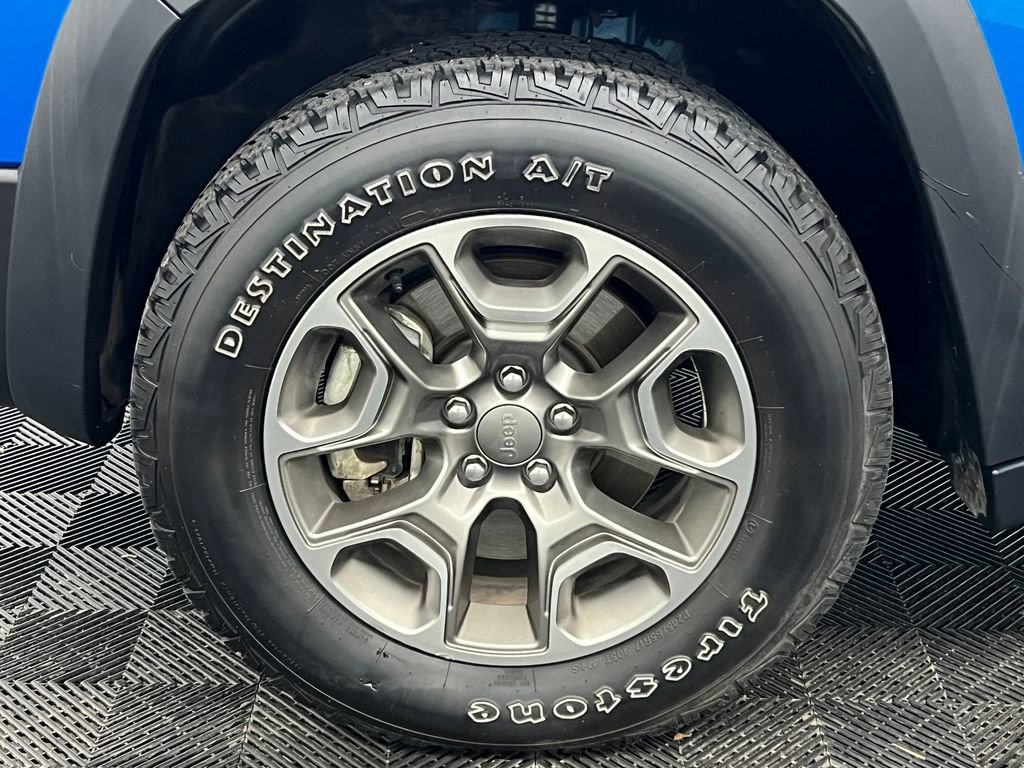 Used 2021 Jeep Cherokee Trailhawk w/ Comfort/Convenience Group image 10