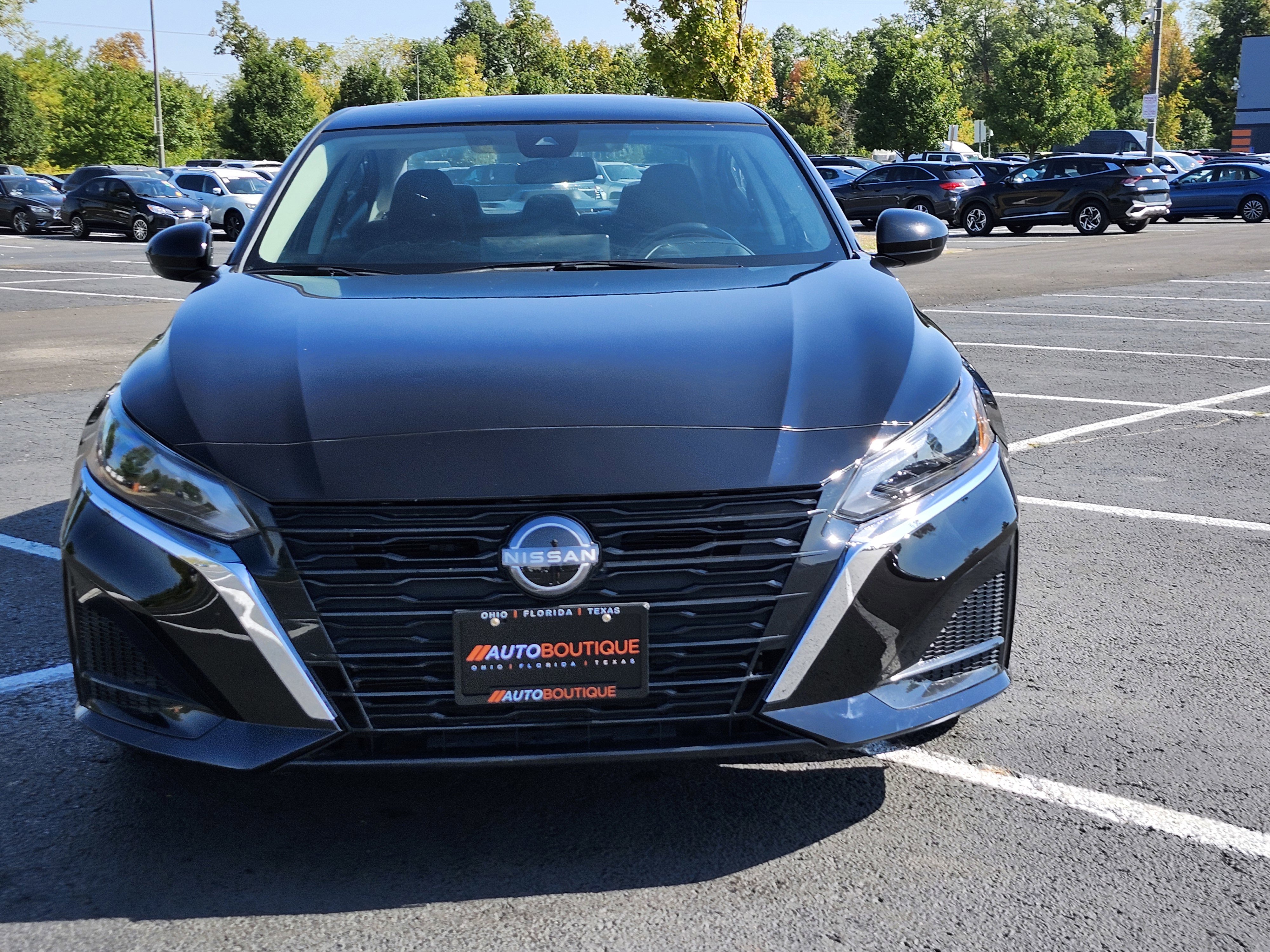 Used 2023 Nissan Altima 2.5 SV w/ SV Premium Package image 3