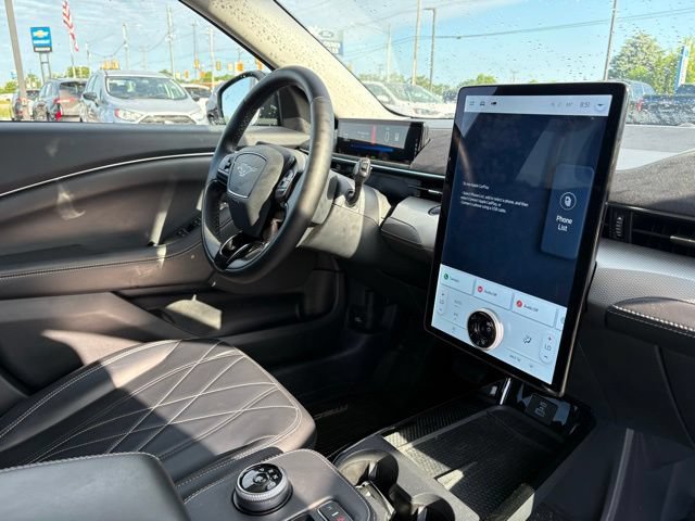 Used 2022 Ford Mustang Mach-E Select AWD/4WD image 4