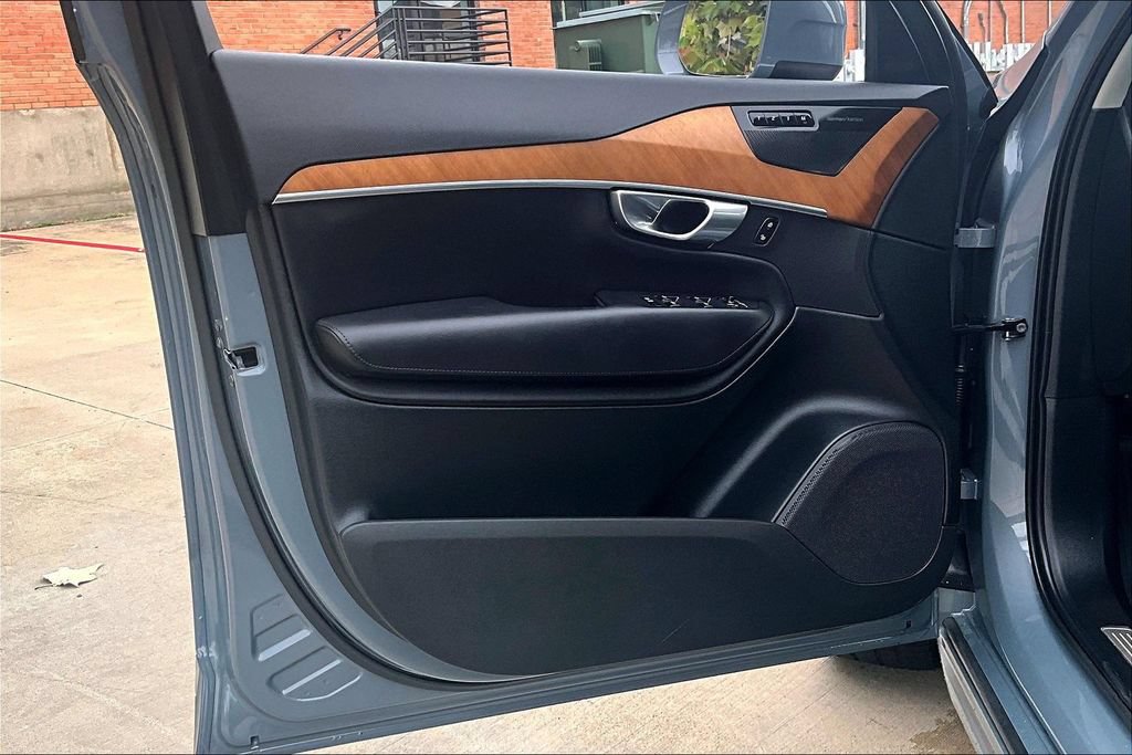 Certified 2023 Volvo XC90 B6 Plus w/ Protection Package Premier AWD/4WD image 24