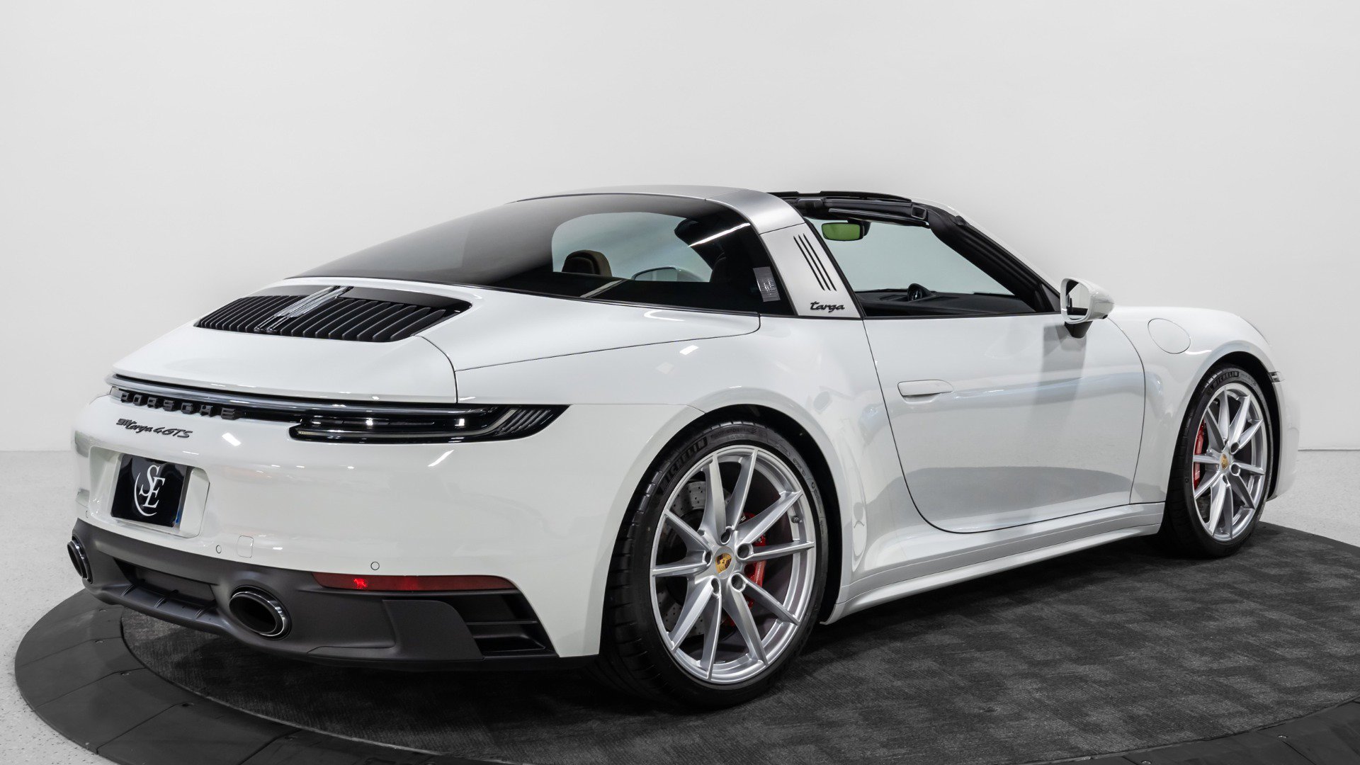 Used 2024 Porsche 911 Targa 4 GTS image 9