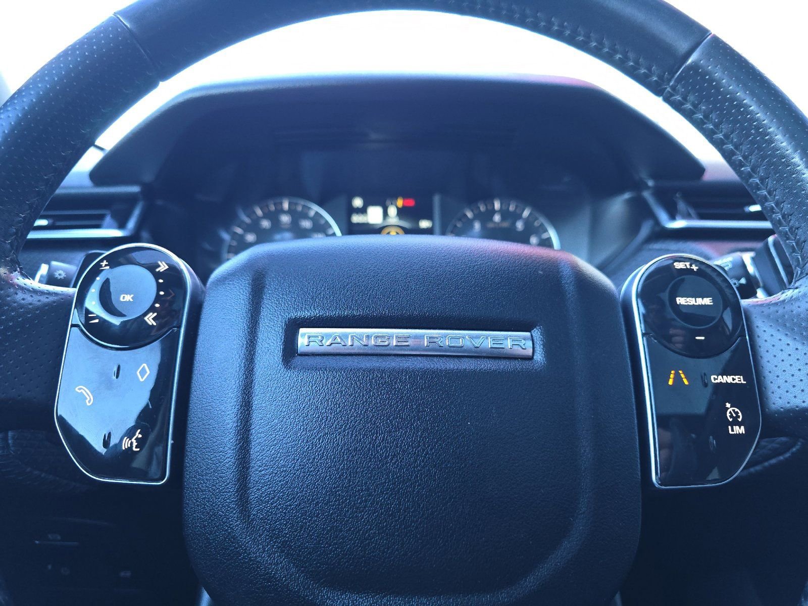 Used 2020 Land Rover Range Rover Velar S image 23