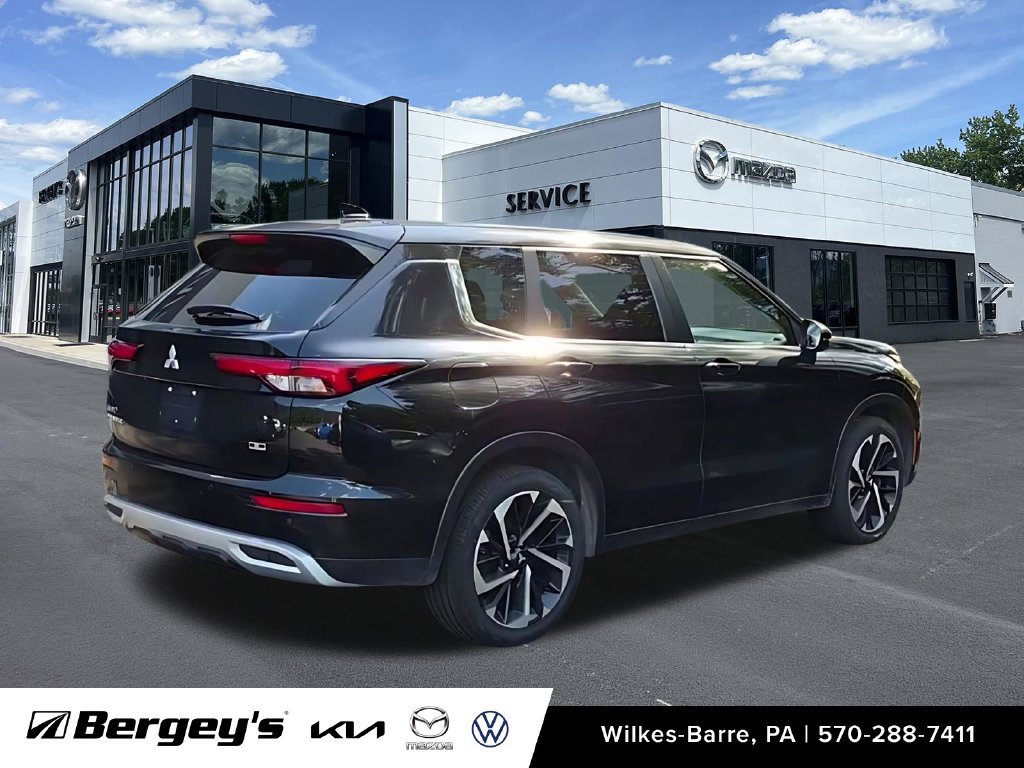 Used 2023 Mitsubishi Outlander SE AWD/4WD image 10