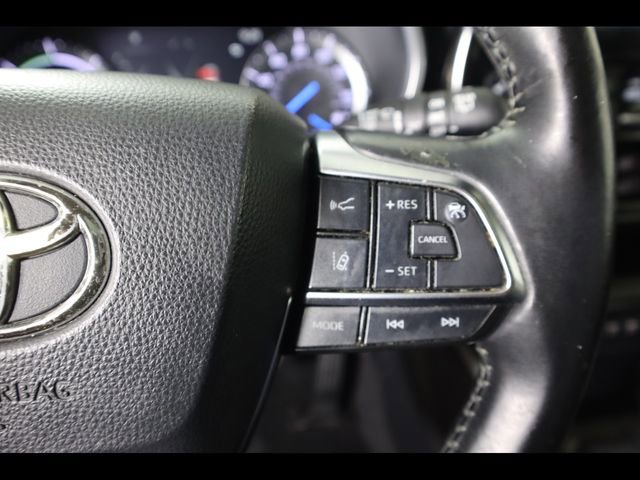 Used 2021 Toyota Highlander XLE image 22