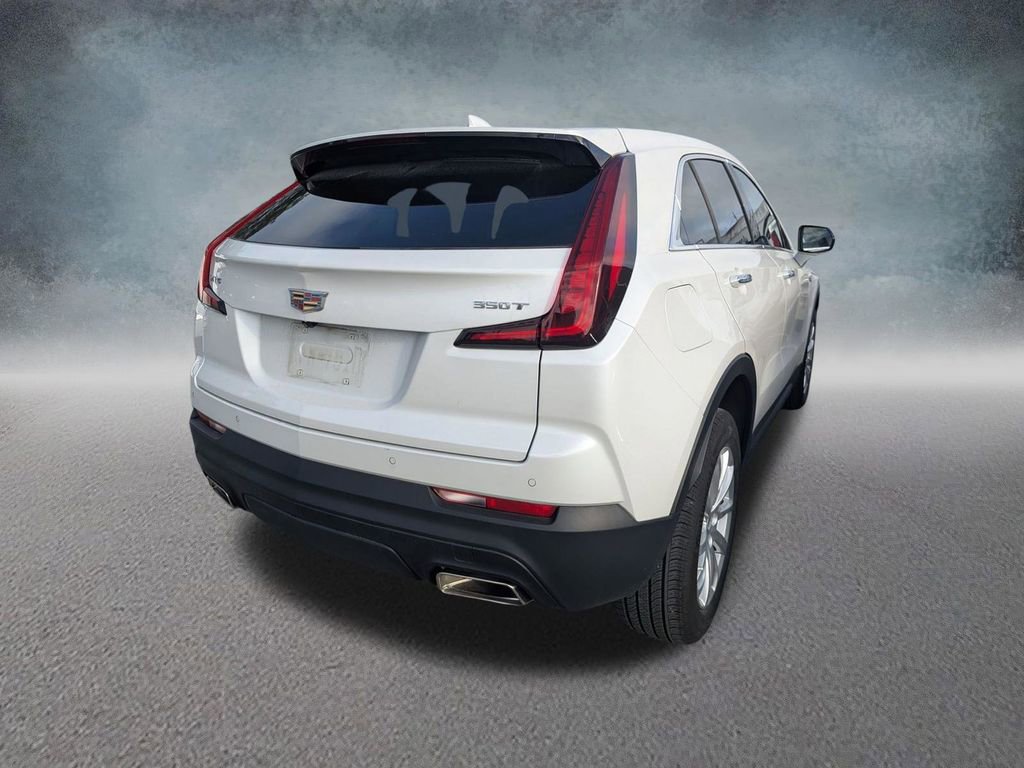 Certified 2023 Cadillac XT4 Luxury w/ Cold Weather Package FWD image 9