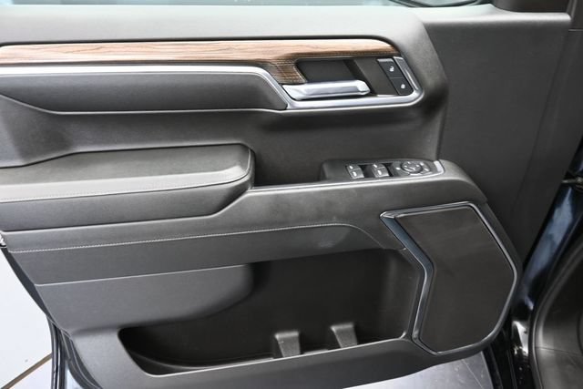 Used 2023 Chevrolet Silverado 1500 LT AWD/4WD image 25
