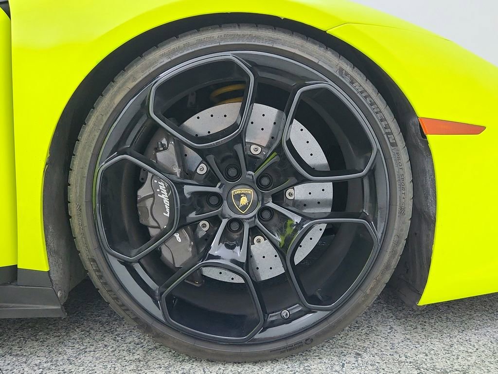 Used 2015 Lamborghini Huracan LP 610-4 image 15