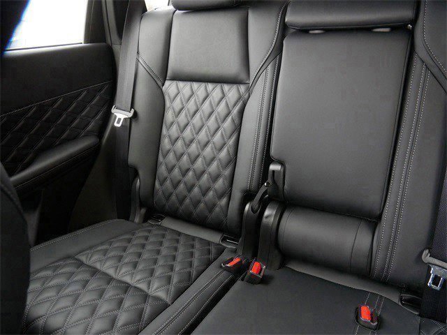 Used 2025 Mitsubishi Outlander SEL image 13