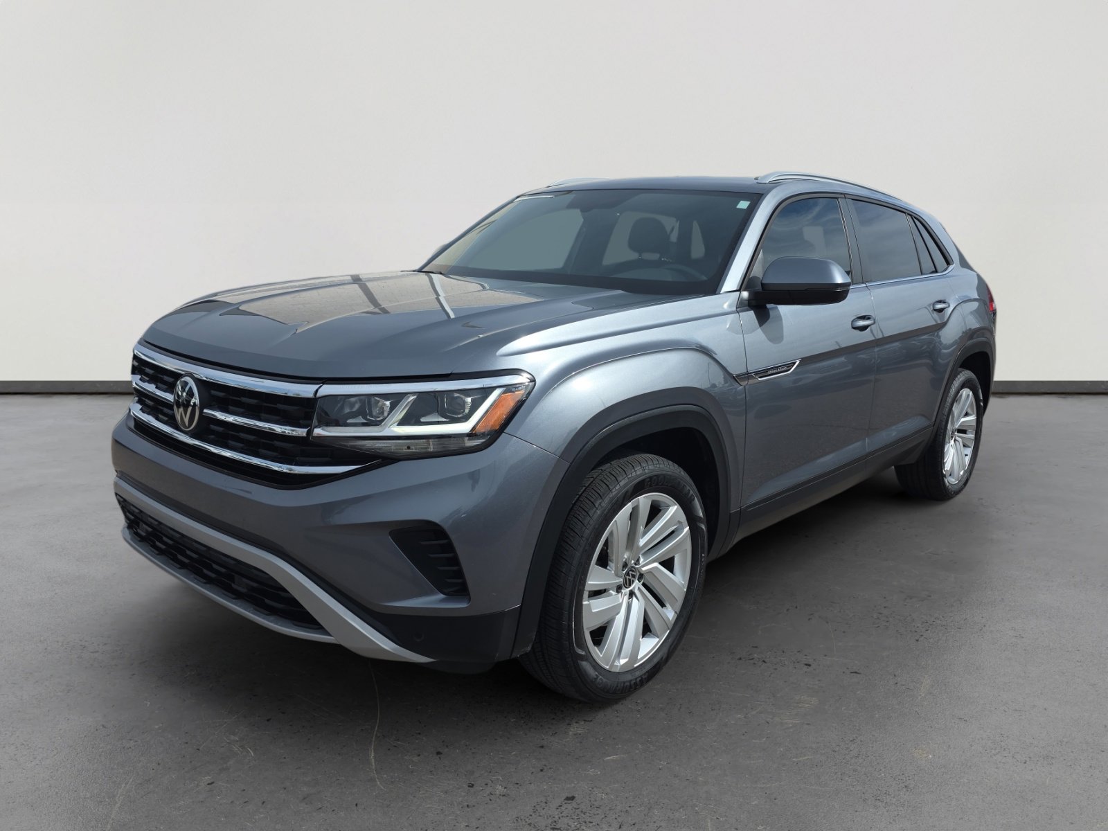 Used 2020 Volkswagen Atlas Cross Sport SE w/ Panoramic Sunroof Package image 1