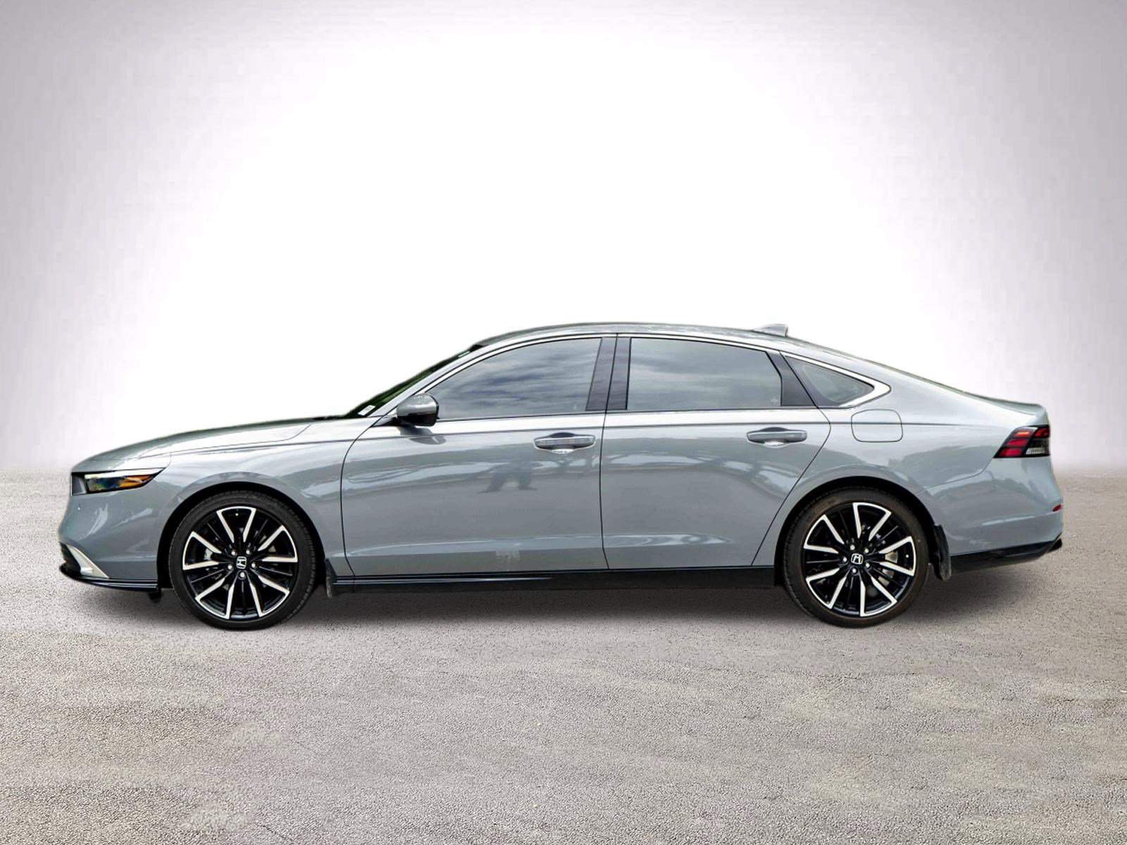 Used 2025 Honda Accord Touring image 6