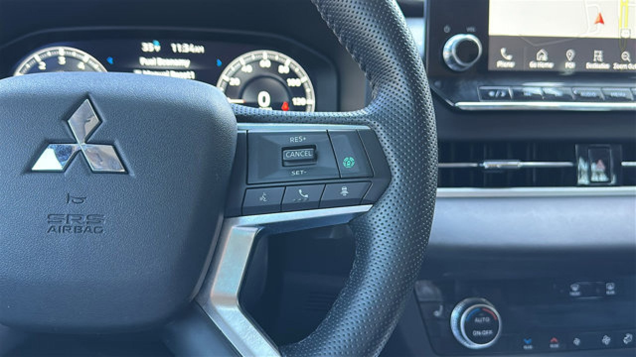 Used 2022 Mitsubishi Outlander SEL image 17