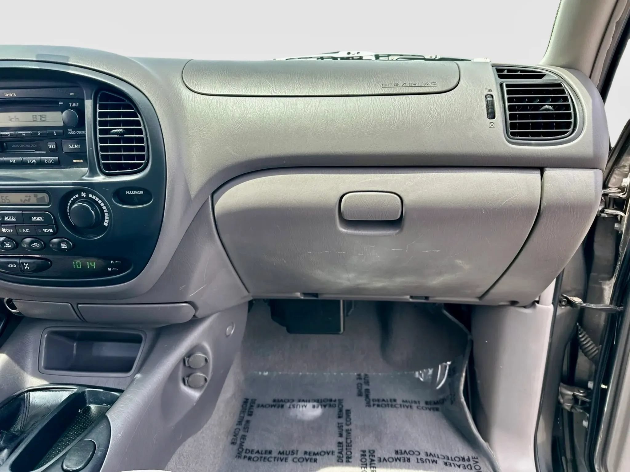 Used 2003 Toyota Sequoia SR5 AWD/4WD image 32