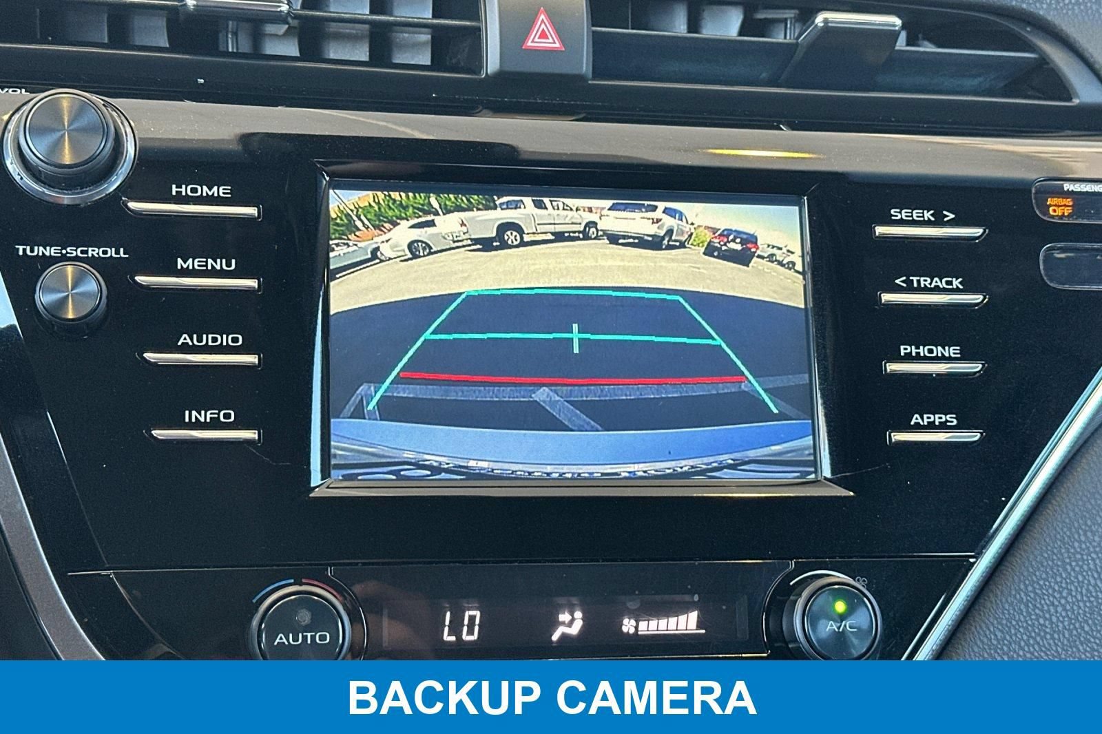 Used 2018 Toyota Camry SE FWD image 21