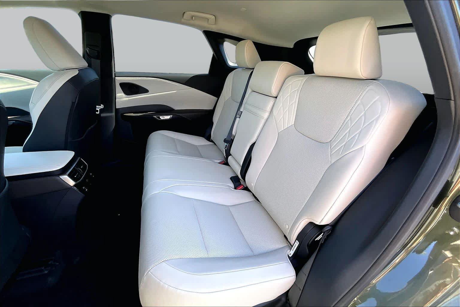 Certified 2024 Lexus RX 350 FWD w/ Technology Package image 18