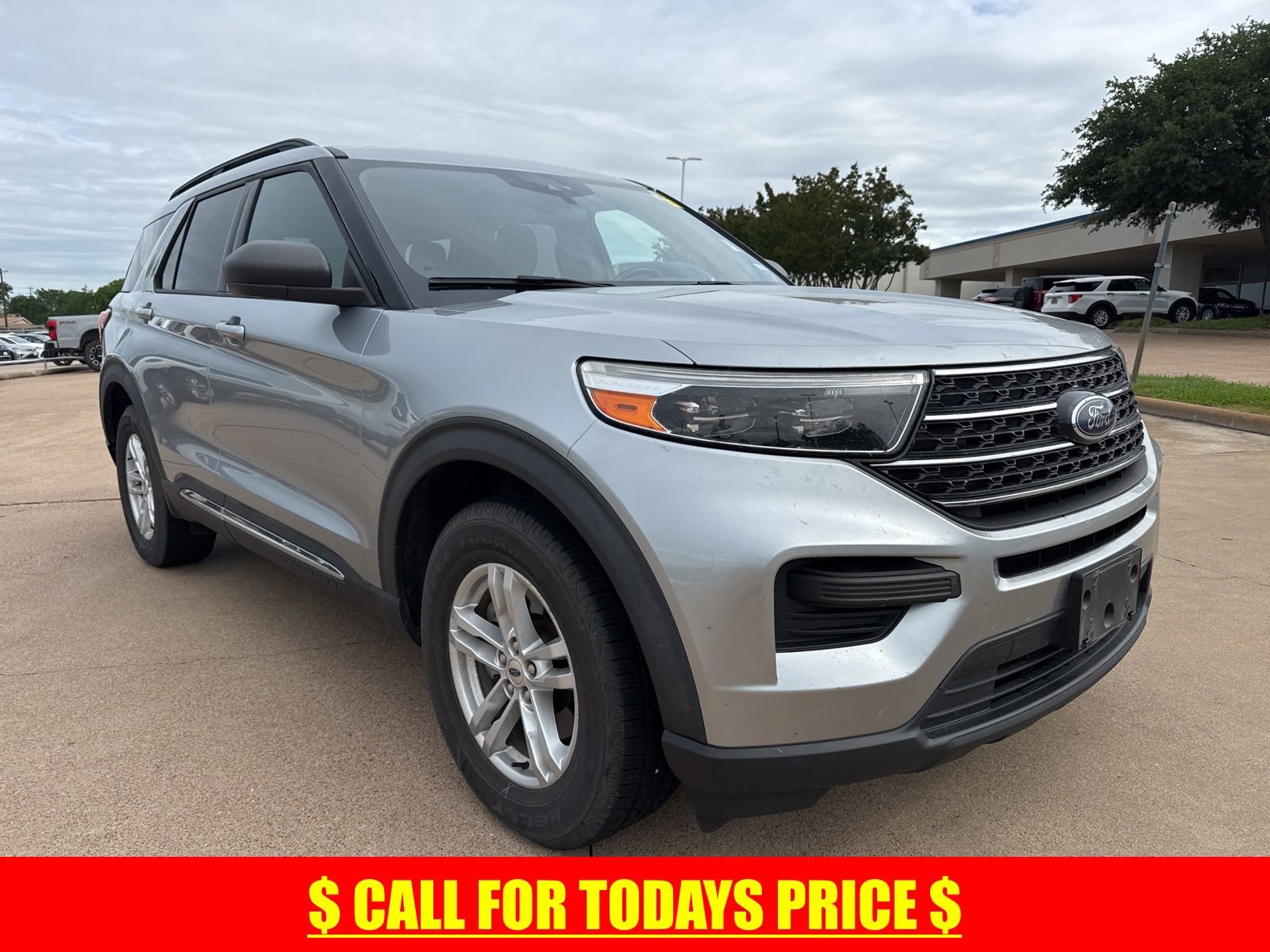 Used 2020 Ford Explorer XLT image 1