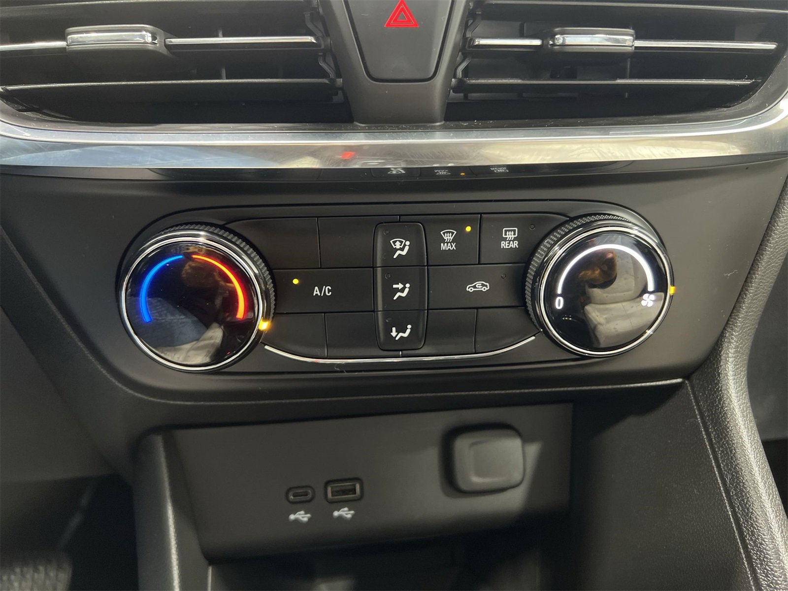 Used 2024 Buick Encore GX Preferred image 18