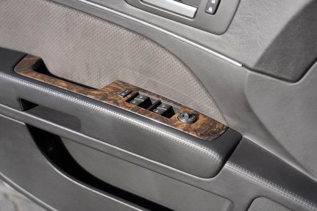 Used 2006 Cadillac STS V image 30