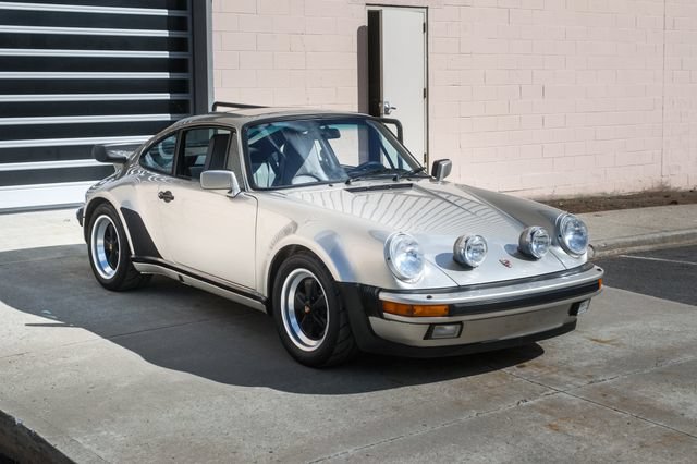 Used 1989 Porsche 911 Carrera RWD image 9