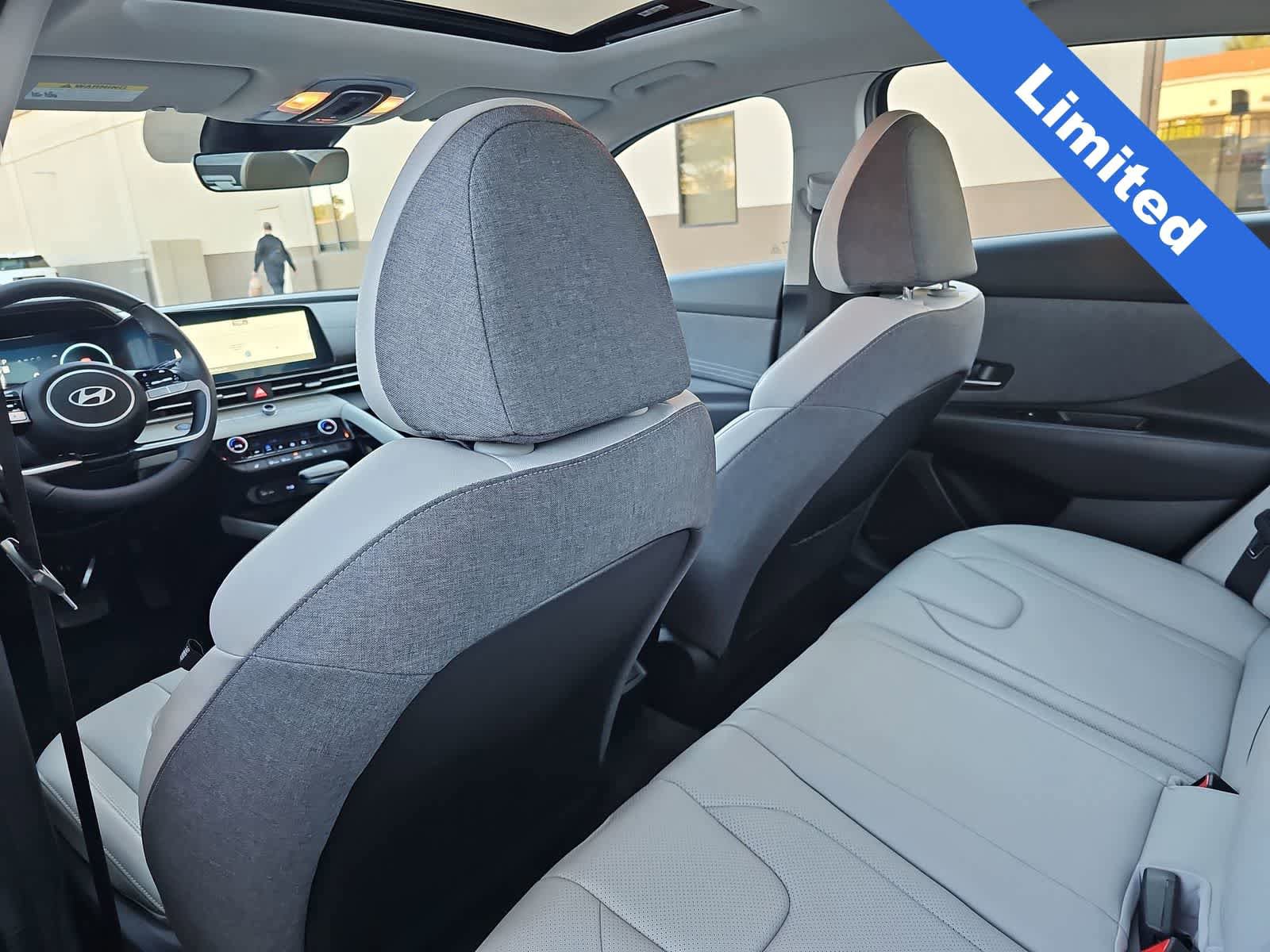 Used 2025 Hyundai Elantra Limited FWD image 16