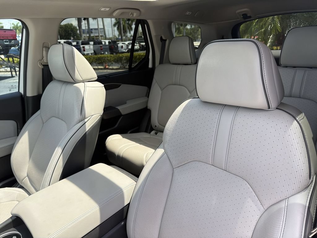 Used 2023 Honda Pilot Elite image 19