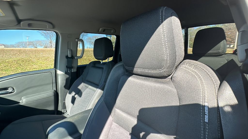 Used 2022 Nissan Frontier SV image 12