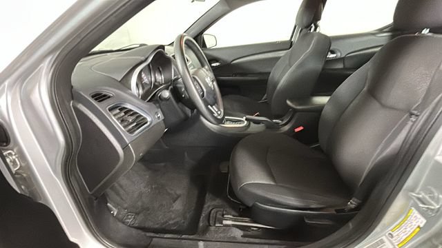 Used 2012 Dodge Avenger SE FWD image 11