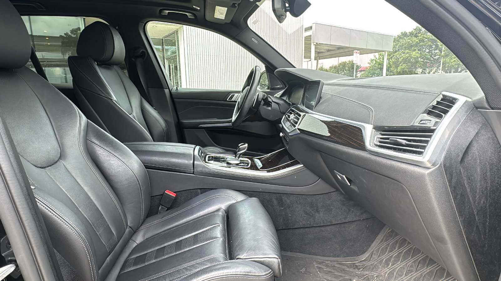 Used 2021 BMW X5 xDrive40i w/ M Sport Package AWD/4WD image 22
