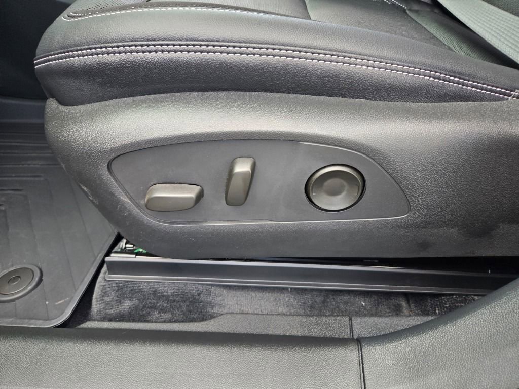 New 2026 Chevrolet Blazer EV LT image 17