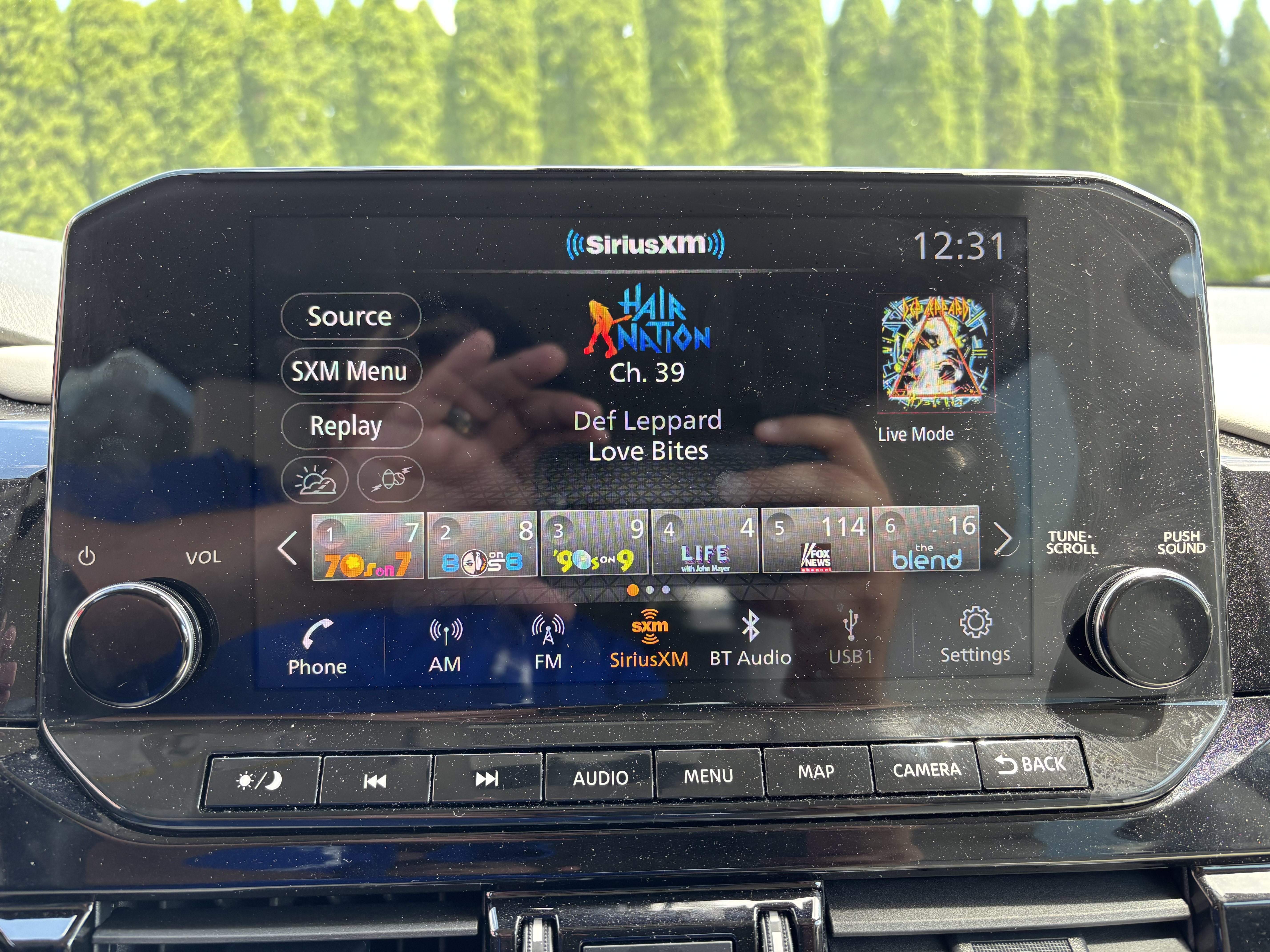 Used 2025 Nissan Pathfinder SL AWD/4WD image 27