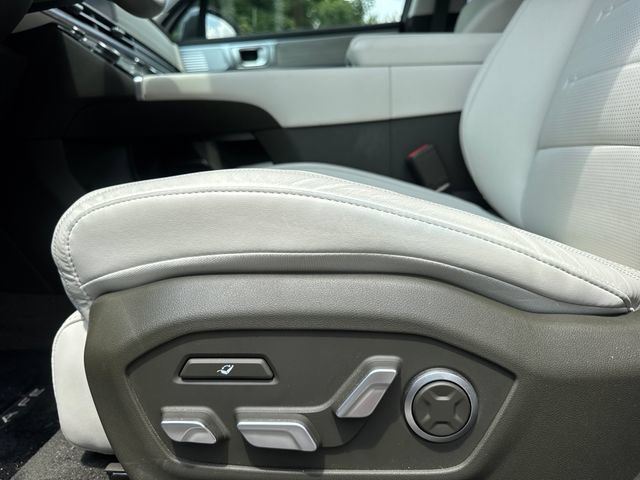 Used 2025 Hyundai Santa Fe Calligraphy AWD/4WD image 15