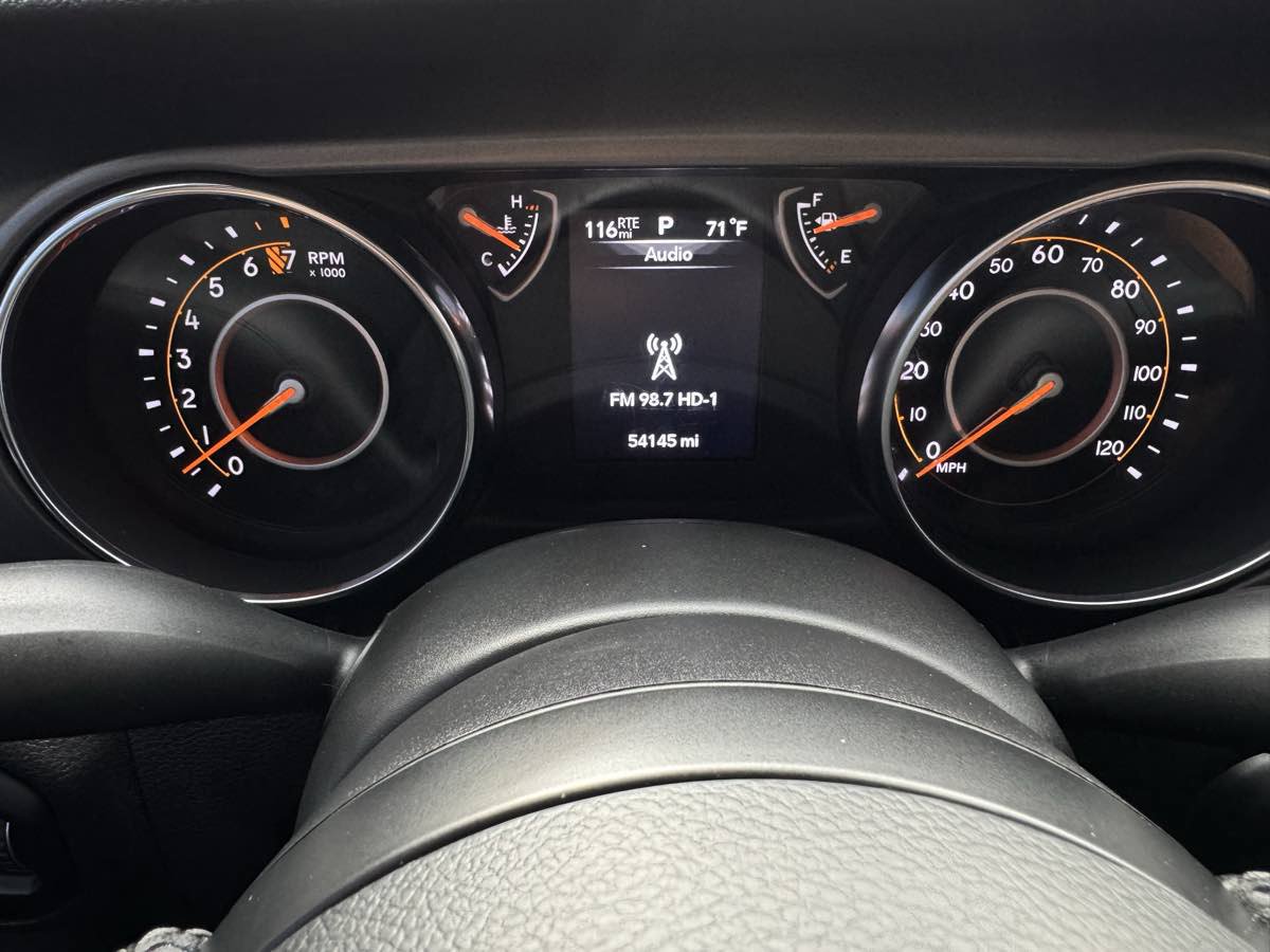 Used 2023 Jeep Gladiator Sport AWD/4WD image 31