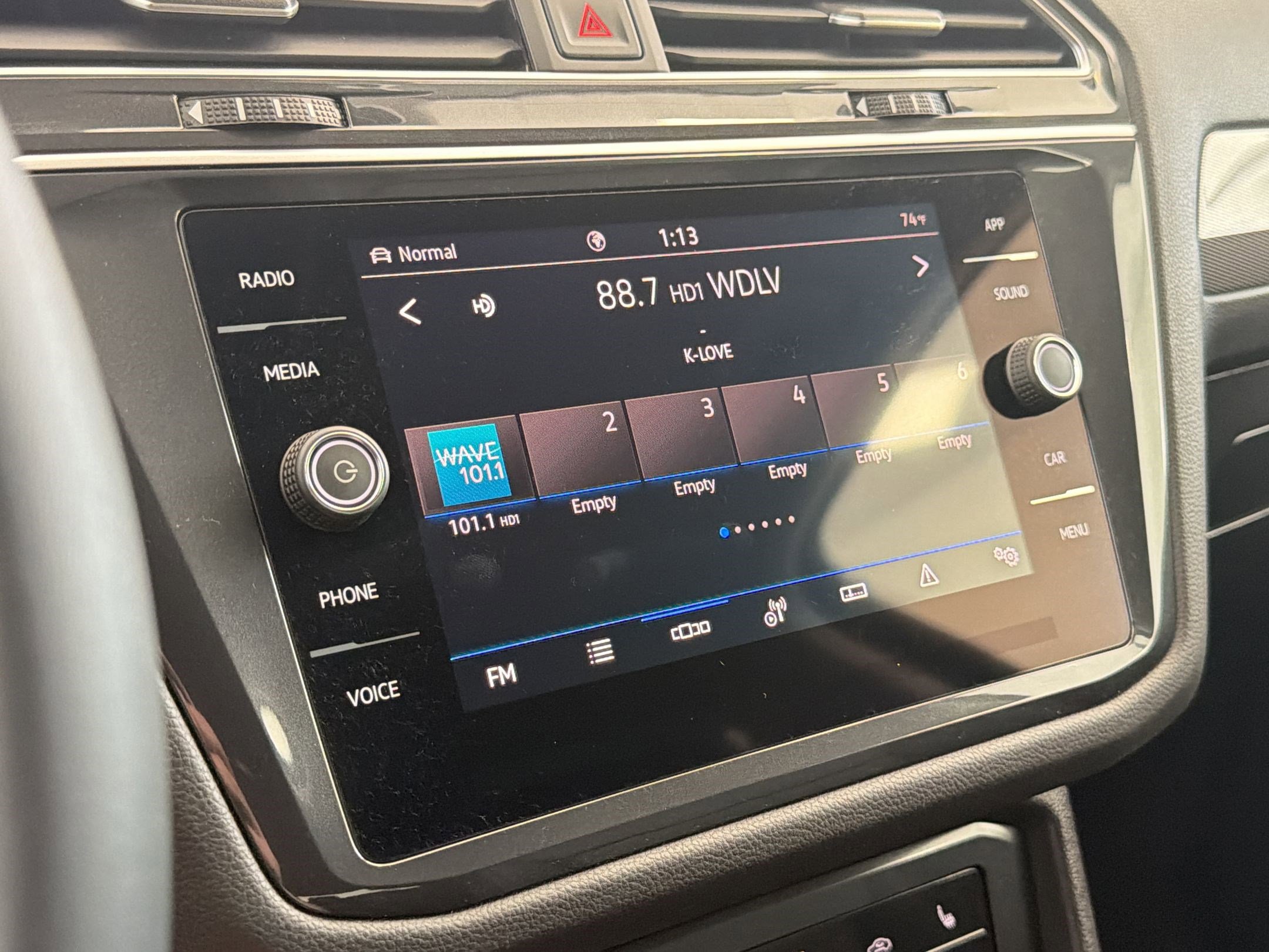 Certified 2024 Volkswagen Tiguan SE image 23