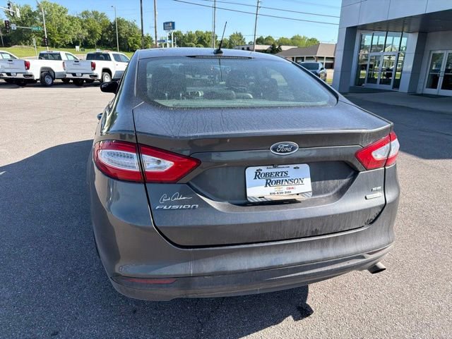 Used 2016 Ford Fusion SE w/ Equipment Group 202A FWD image 10
