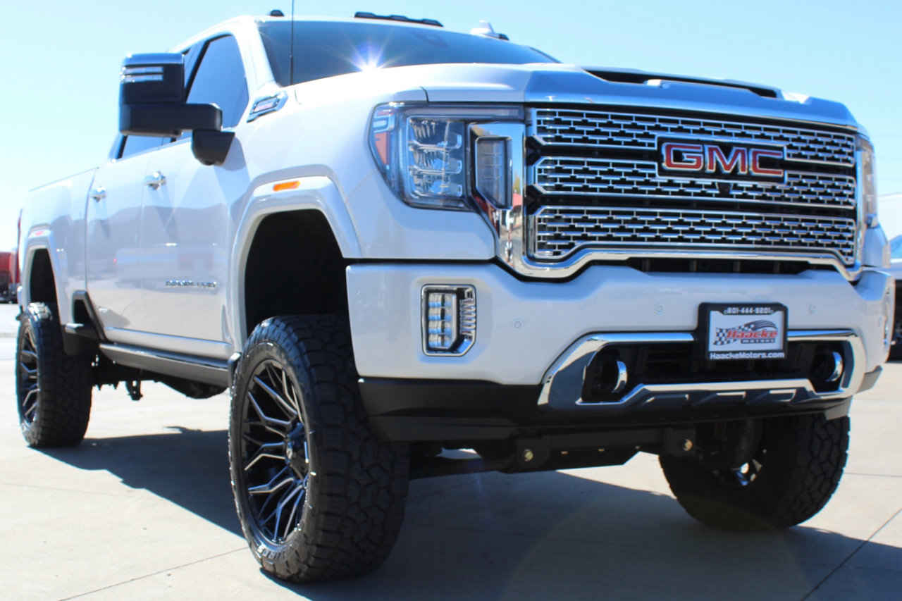 Used 2022 GMC Sierra 3500 Denali w/ Denali Ultimate Package image 12