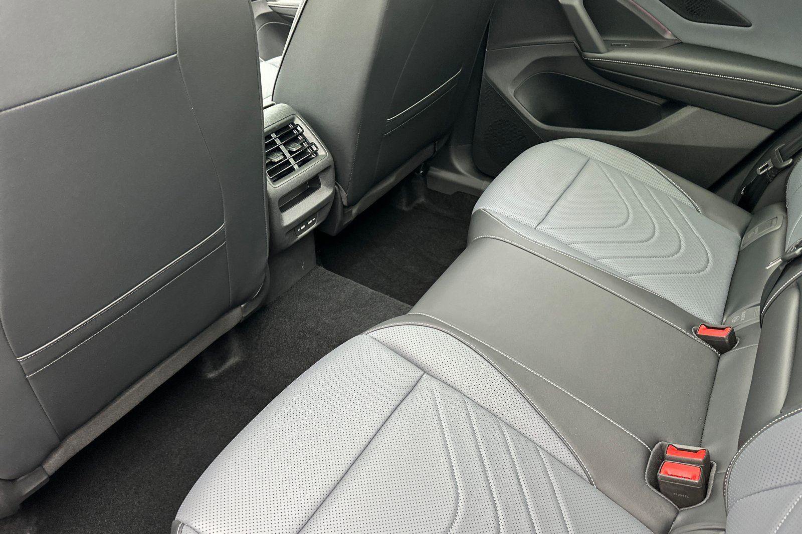 New 2026 Volkswagen Tiguan SE R-Line image 11