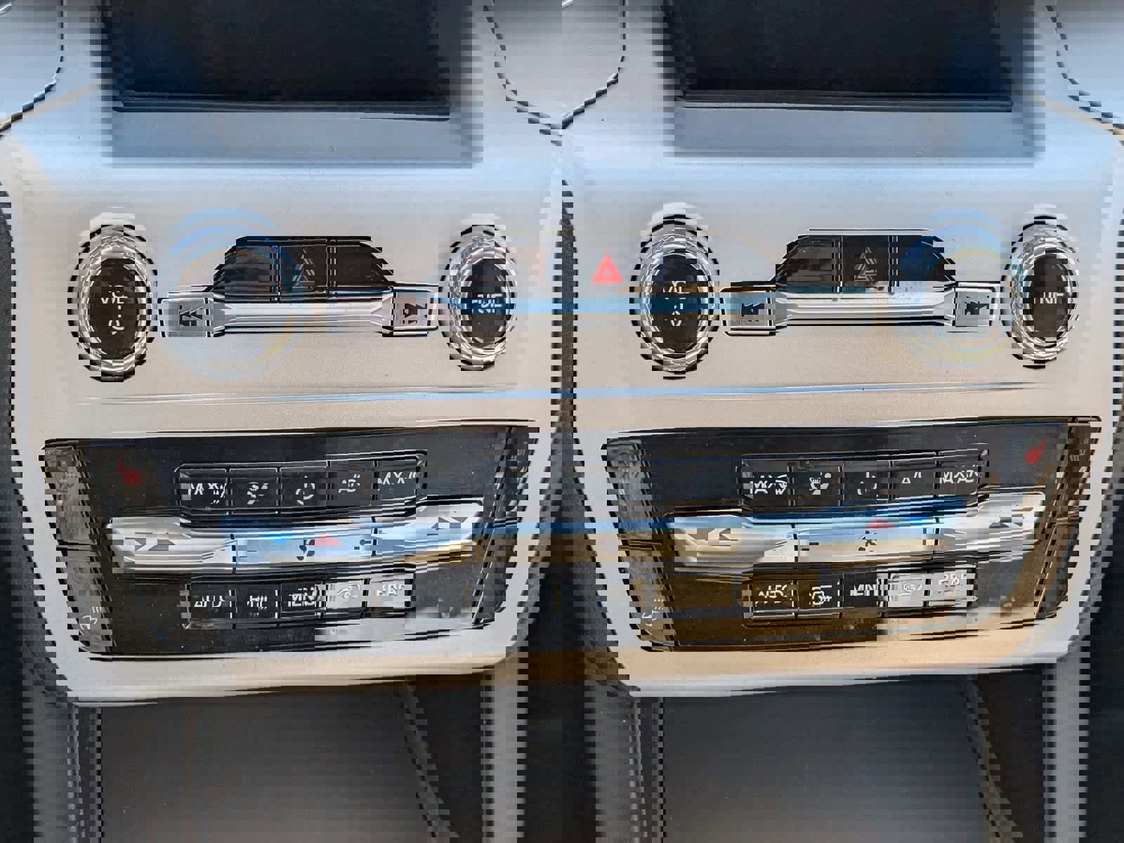 Used 2023 Ford Explorer XLT w/ Equipment Group 202A image 27