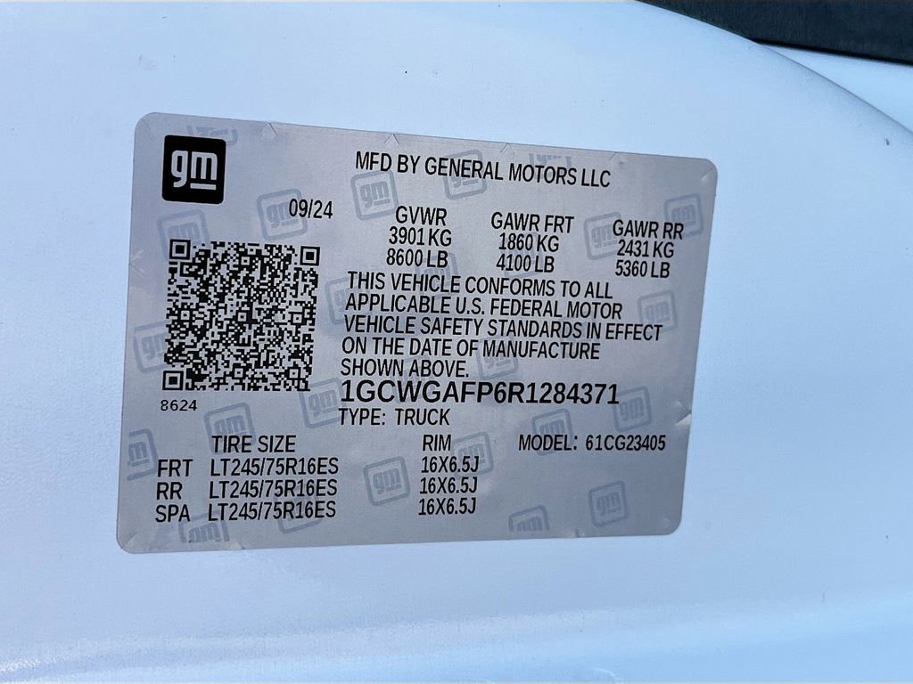 Used 2024 Chevrolet Express 2500 w/ Driver Convenience Package RWD image 29