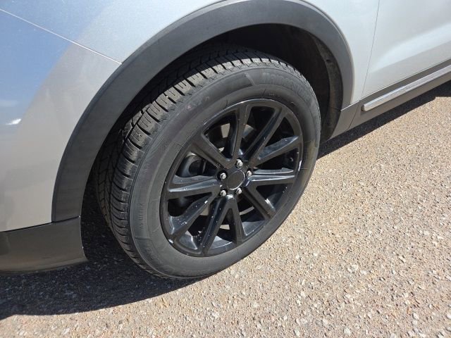 Used 2017 Ford Explorer Limited image 16