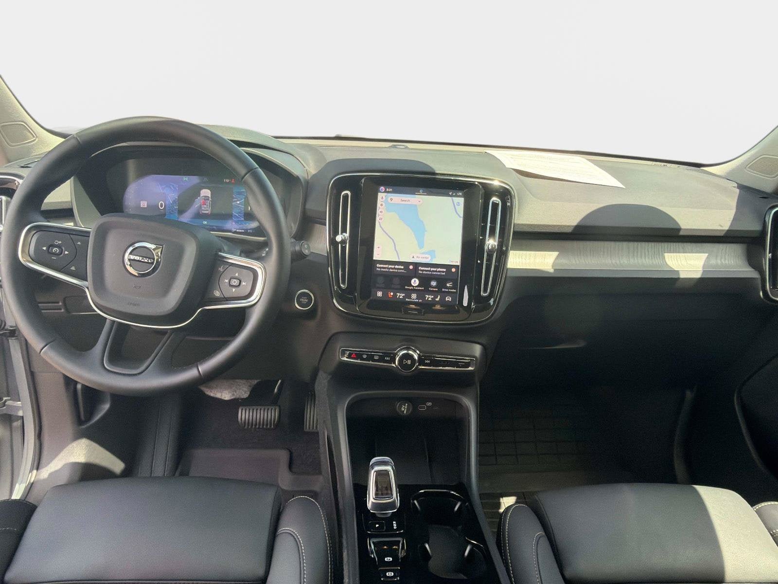Used 2026 Volvo XC40 B5 Plus AWD/4WD image 15