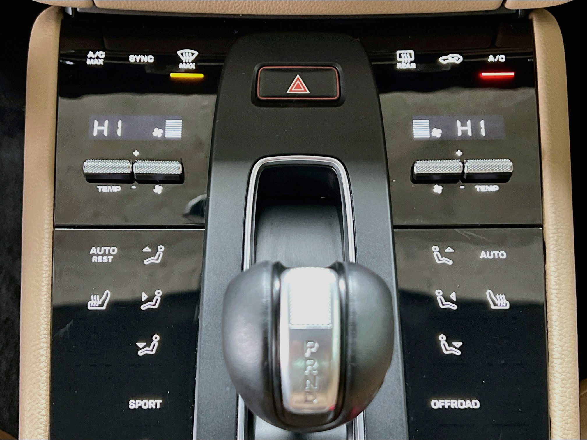 Certified 2023 Porsche Macan S AWD/4WD image 18
