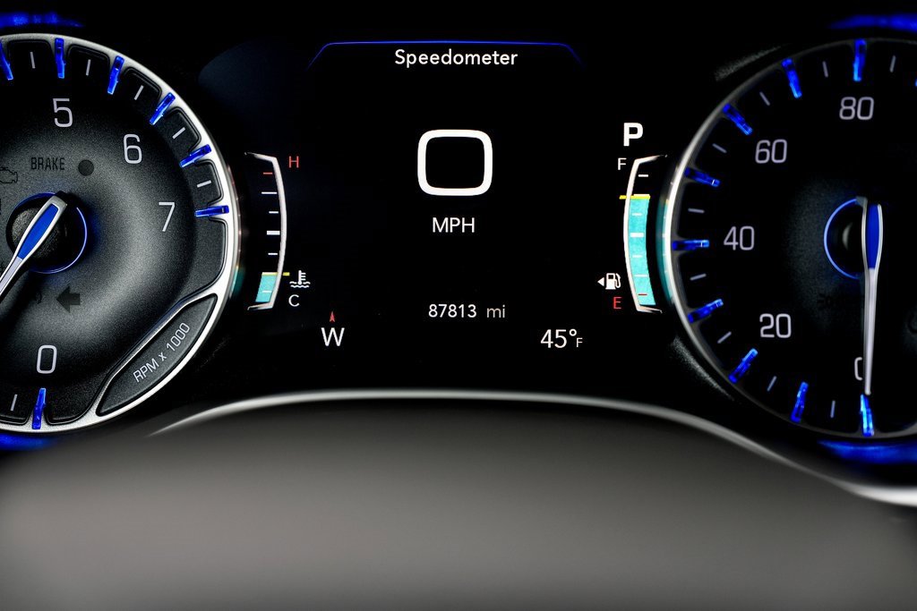 Used 2018 Chrysler Pacifica Limited image 3