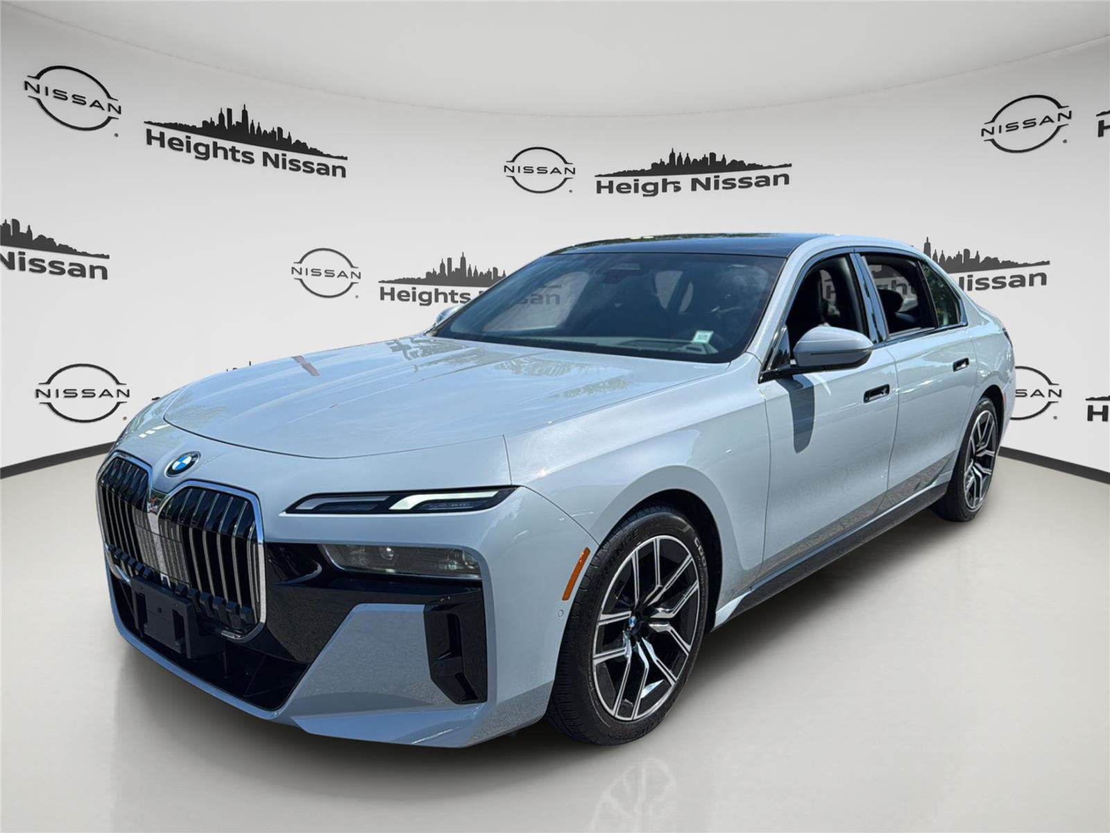 Used 2025 BMW 740i xDrive AWD/4WD image 12