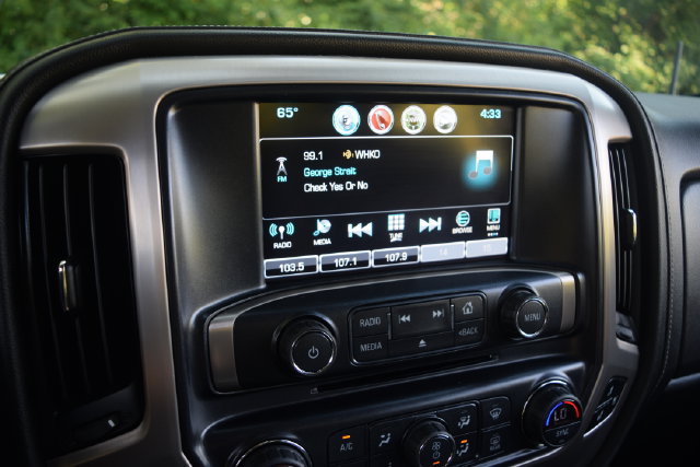Used 2019 GMC Sierra 2500 Denali w/ Duramax Plus Package AWD/4WD image 9