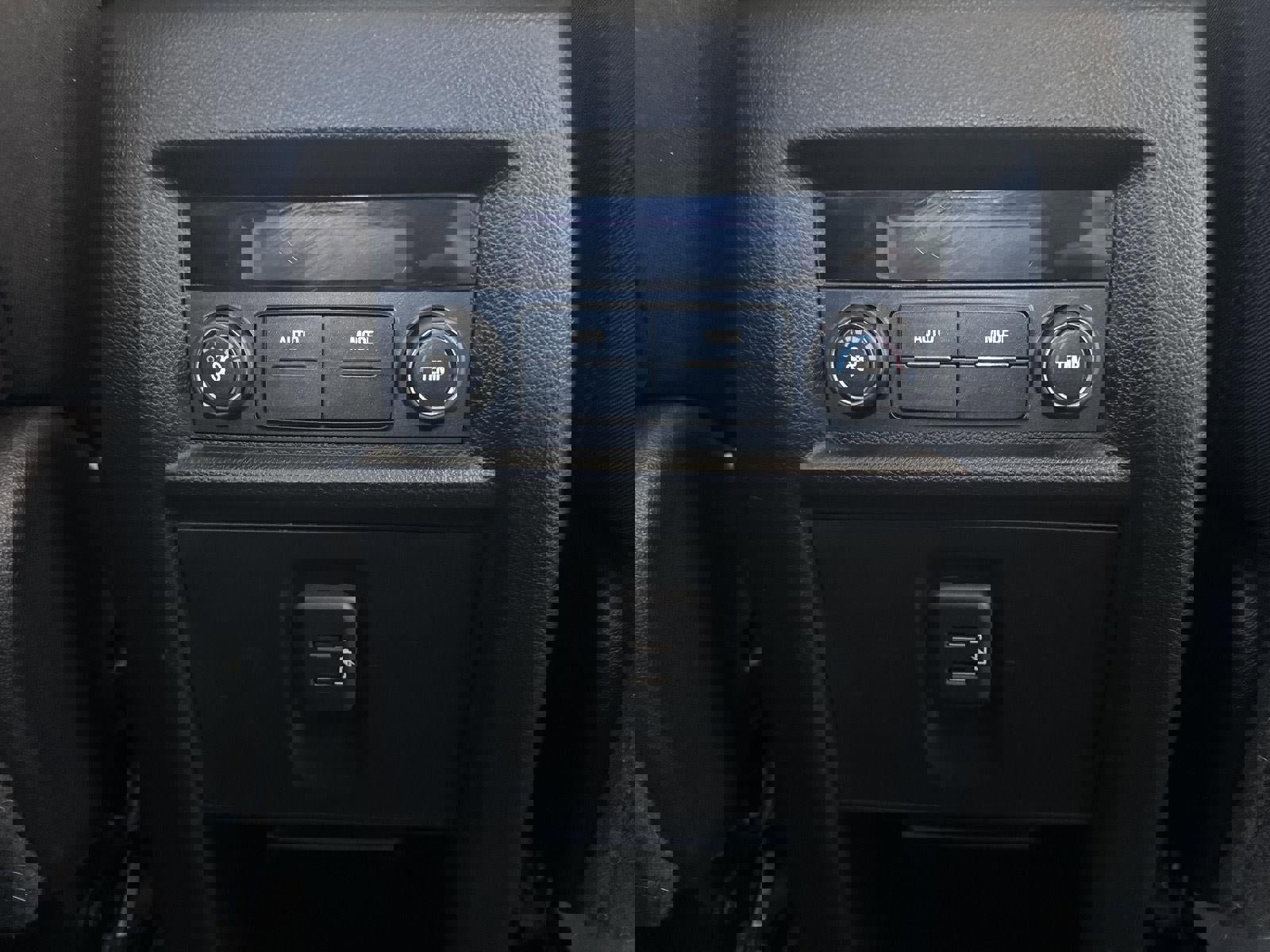 Used 2020 Chevrolet Traverse LT w/ LPO, Cargo Package image 31