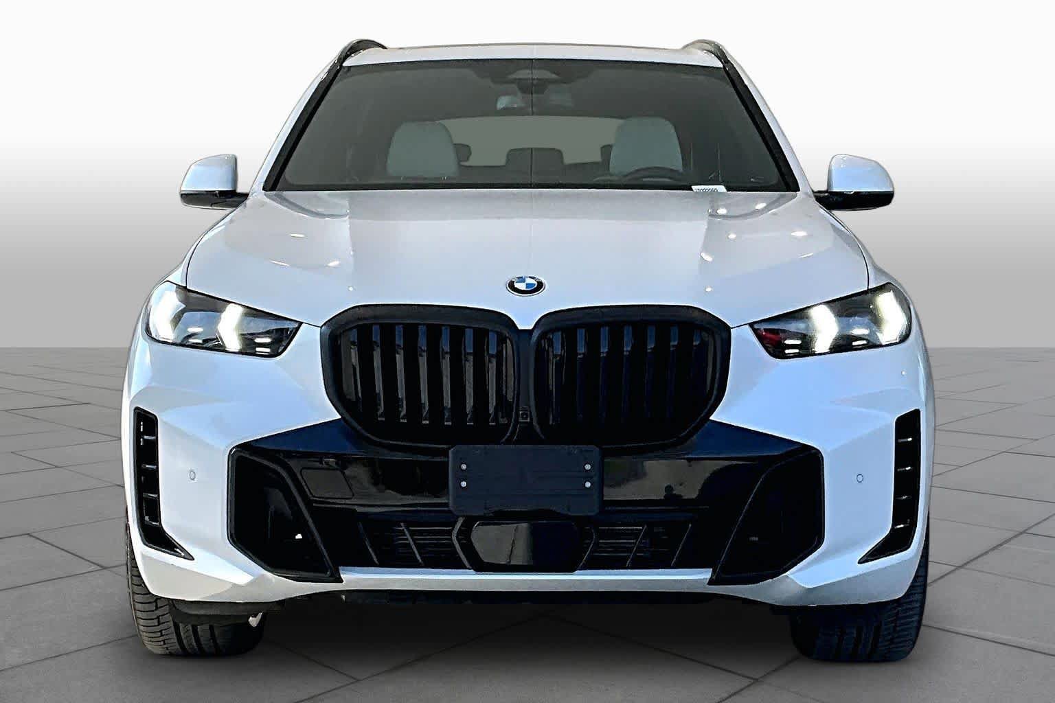 Used 2026 BMW X5 xDrive40i w/ Executive Package AWD/4WD image 3