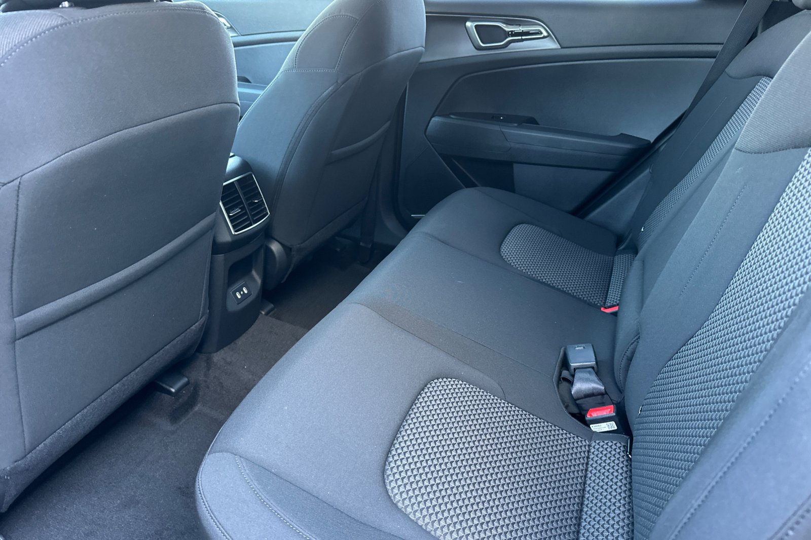 New 2027 Kia Sportage LX FWD image 12