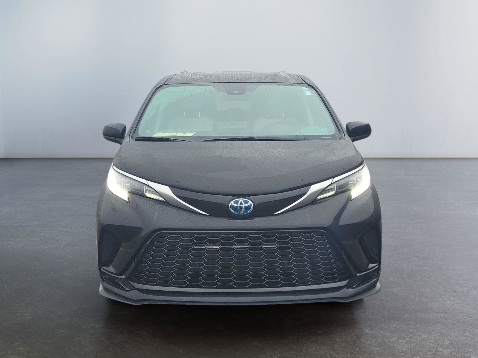 Used 2023 Toyota Sienna XLE image 8