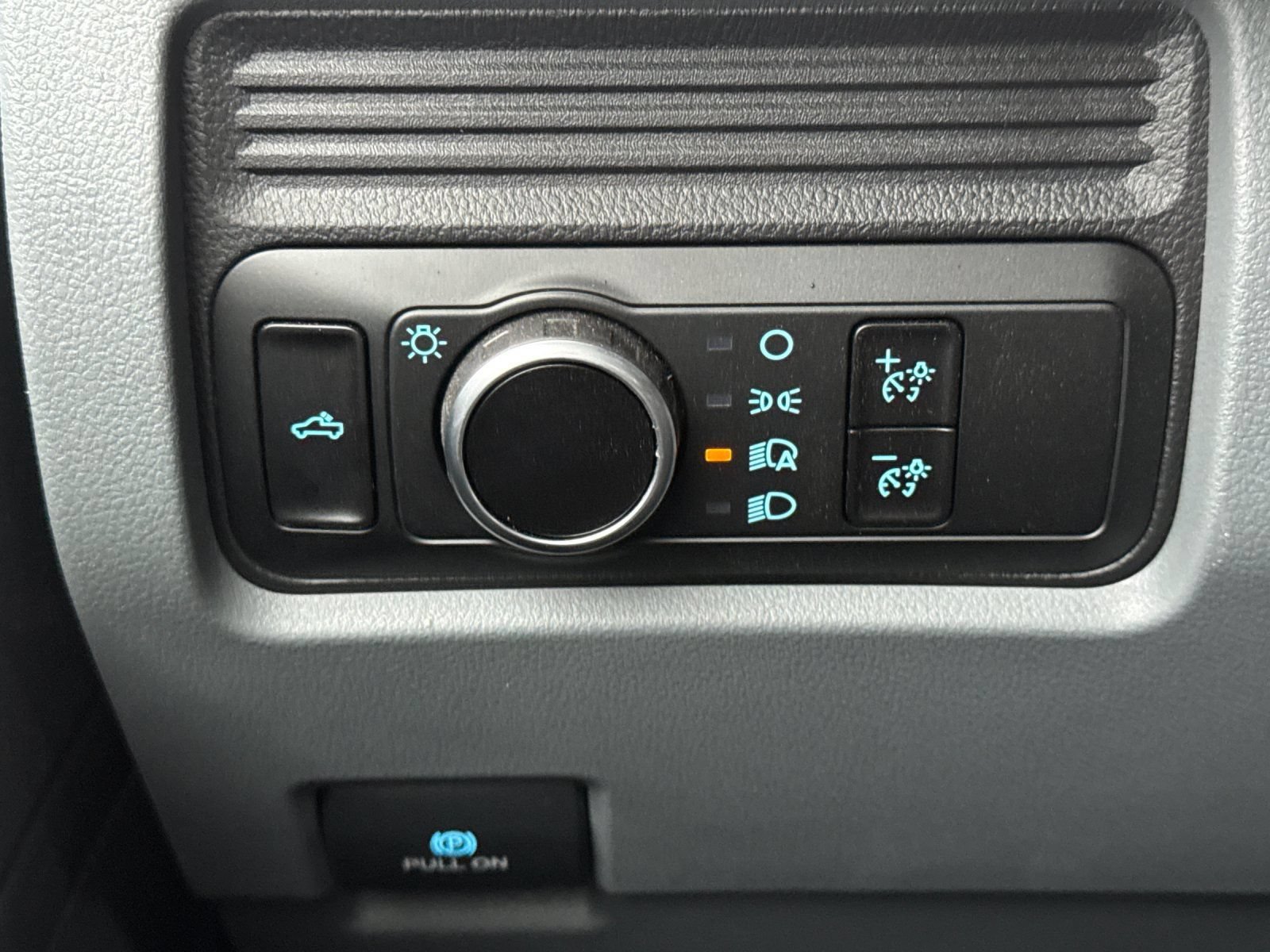 New 2025 Ford F550 2WD Regular Cab Super Duty image 25