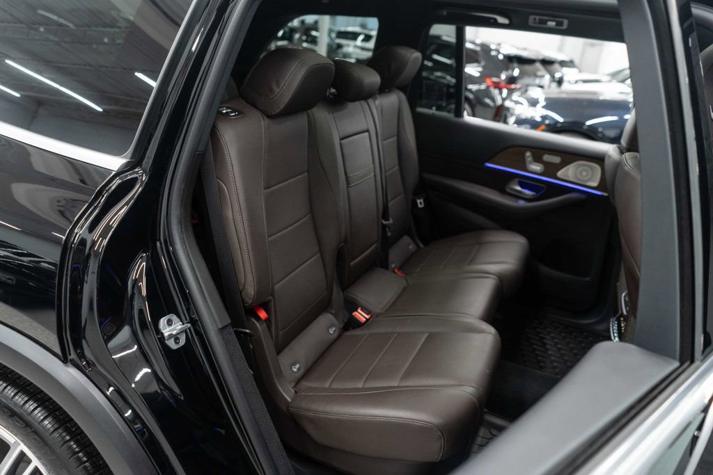 Used 2022 Mercedes-Benz GLS 450 4MATIC image 11